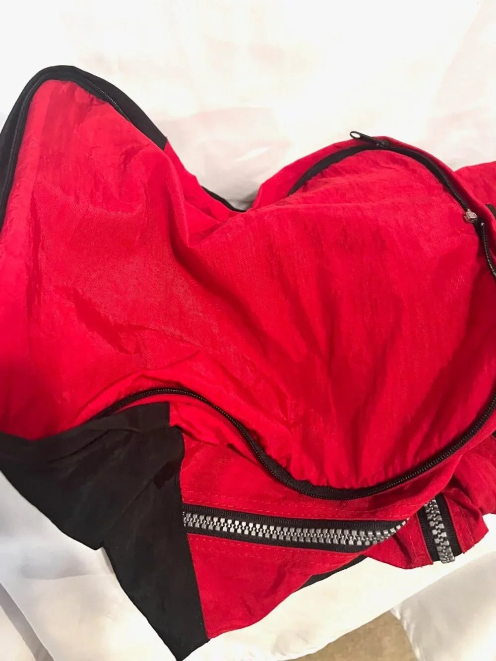 Marlboro Vintage Large Red/Black/White Duffle Bag-Nylon-Lightweight-Travel